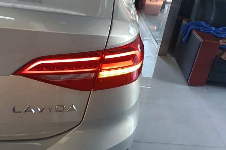 Used Volkswagen Lavida 2021 1.5L Automatic Vision Edition Right Rear Taillight