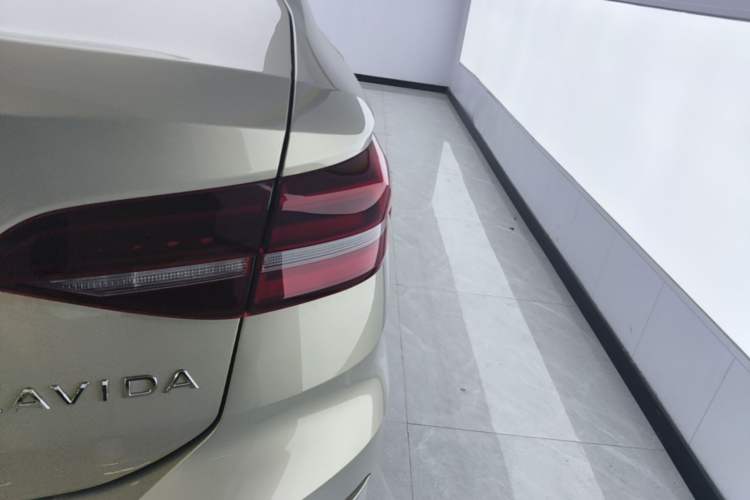 Used Volkswagen Lavida 2021 1.5L Automatic Comfort Edition Right Rear Taillight