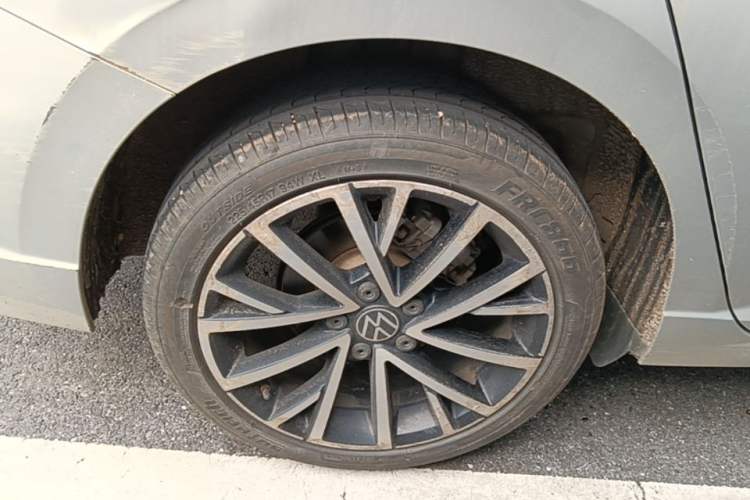 Used Volkswagen Lavida 2021 280TSI DSG Luxury Edition Right Rear Wheel Hub