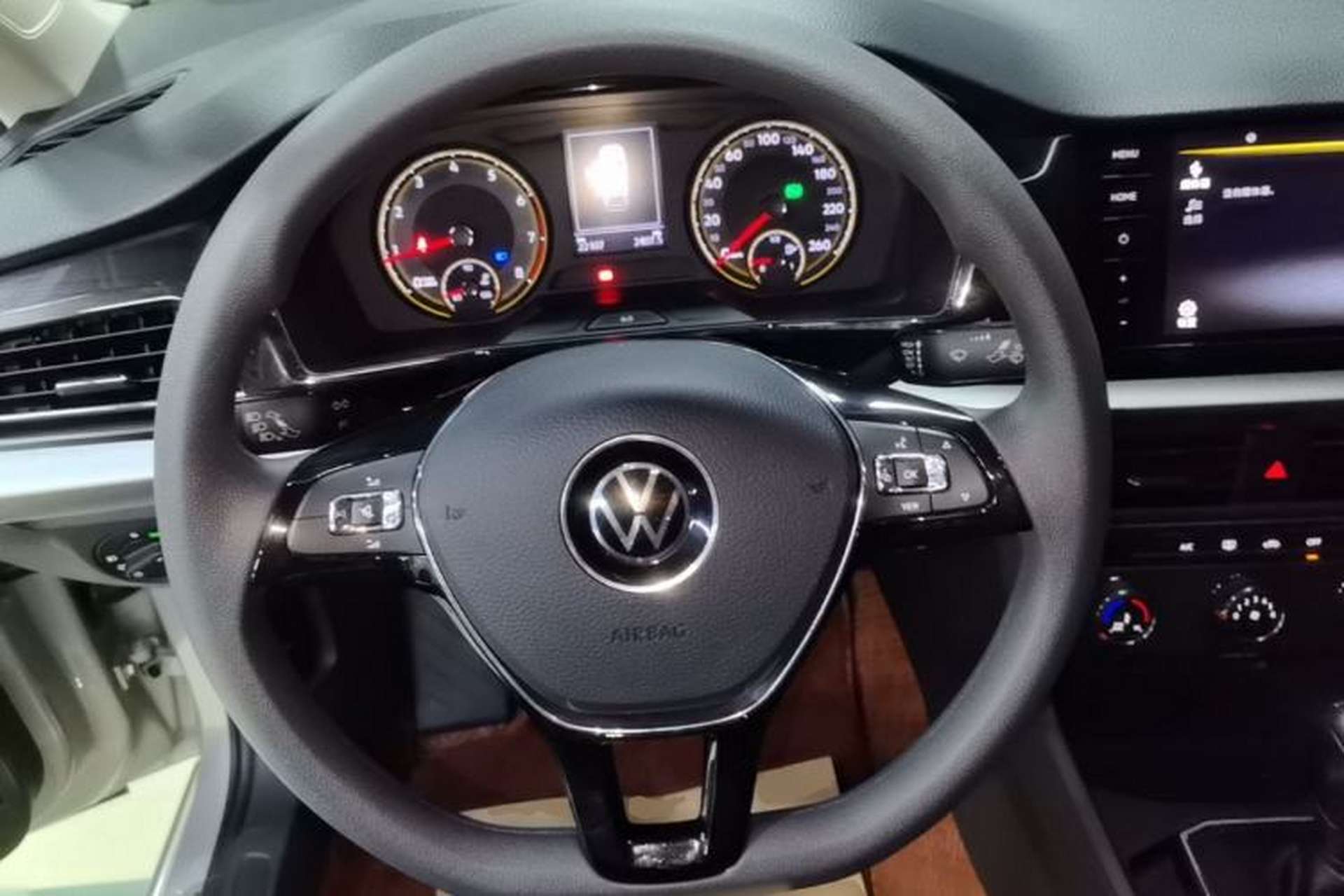 Used Volkswagen Lavida 2021 1.5L Automatic Comfort Edition Steering Wheel