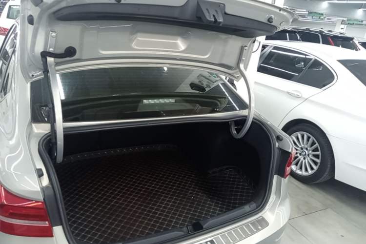 Used Volkswagen Lavida 2021 1.5L Automatic Comfort Edition Trunk