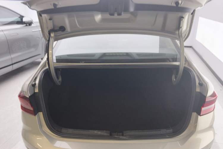 Used Volkswagen Lavida 2021 1.5L Automatic Comfort Edition Trunk