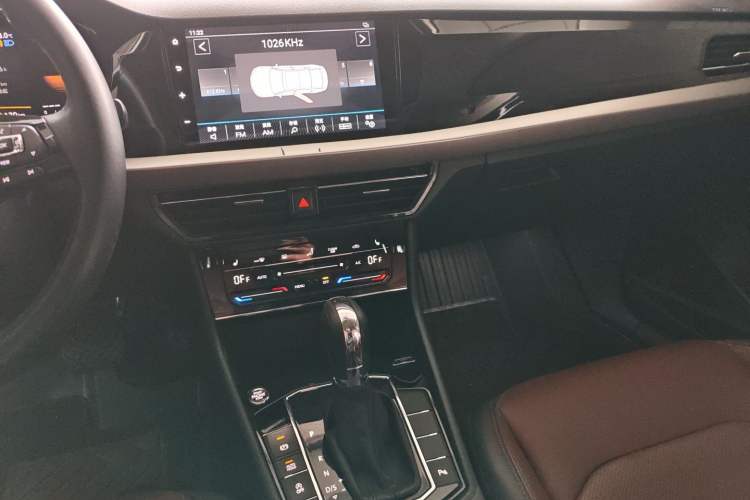 Used Volkswagen Lavida 2022 280TSI DSG Luxury Edition Audio And AC Panel