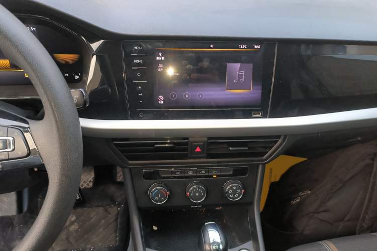 Used Volkswagen Lavida 2022 280TSI DSG Comfort Edition Audio And AC Panel