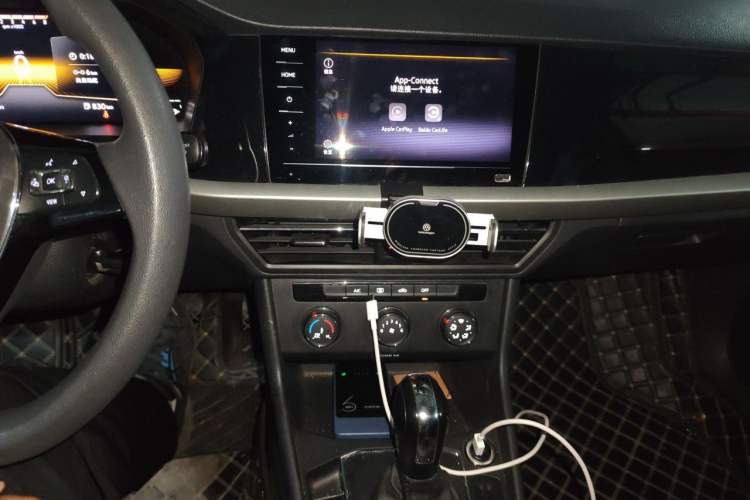 Used Volkswagen Lavida 2022 1.5L Automatic Comfort Edition Audio And AC Panel