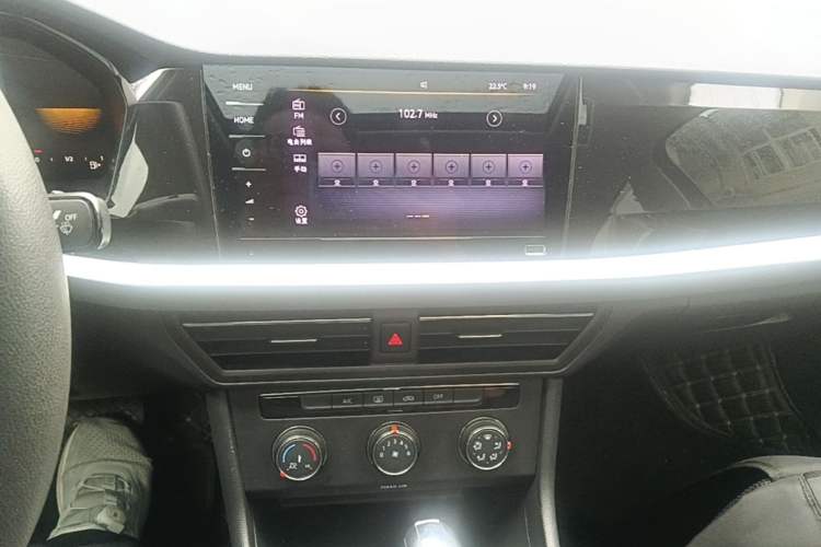 Used Volkswagen Lavida 2022 1.5L Automatic Comfort Edition Audio And AC Panel