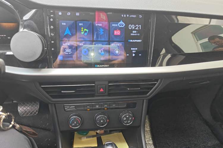 Used Volkswagen Lavida 2022 1.5L Automatic Comfort Edition Audio And AC Panel