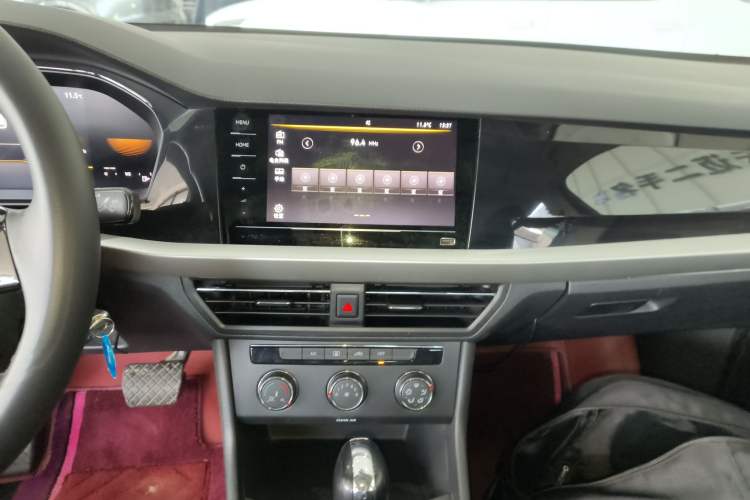 Used Volkswagen Lavida 2022 280TSI DSG Comfort Edition Audio And AC Panel