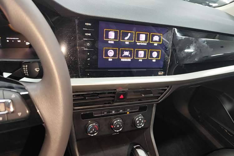 Used Volkswagen Lavida 2022 1.5L Automatic Comfort Edition Audio And AC Panel