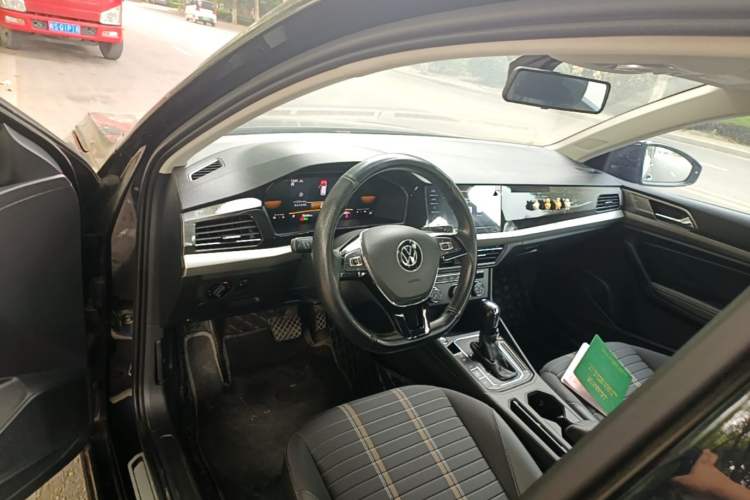 Used Volkswagen Lavida 2022 280TSI DSG Comfort Edition Center Console