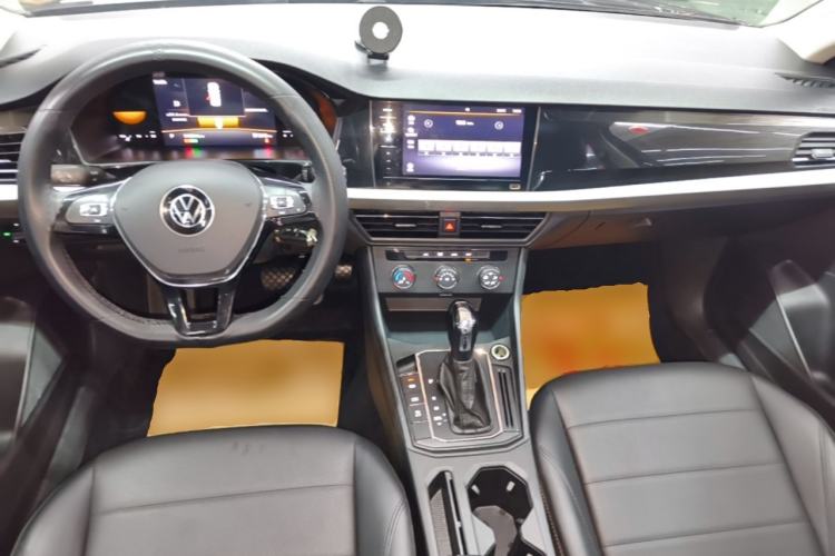 Used Volkswagen Lavida 2022 1.5L Automatic Comfort Edition Center Console