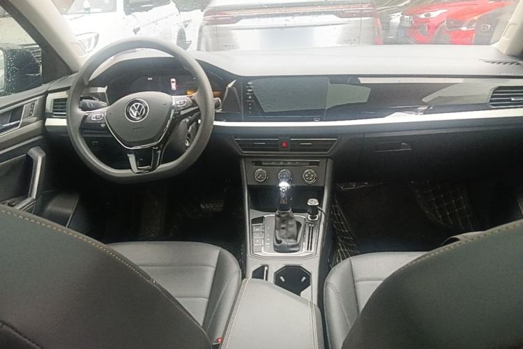 Used Volkswagen Lavida 2022 1.5L Automatic Comfort Edition Center Console