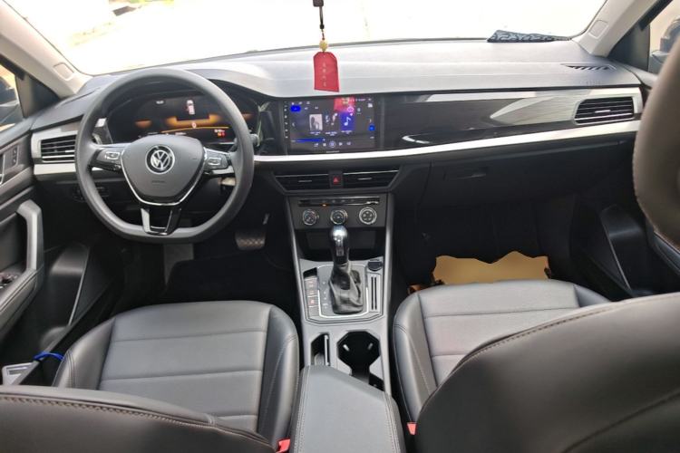 Used Volkswagen Lavida 2022 1.5L Automatic Comfort Edition Center Console