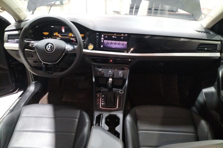 Used Volkswagen Lavida 2022 1.5L Automatic Comfort Edition Center Console