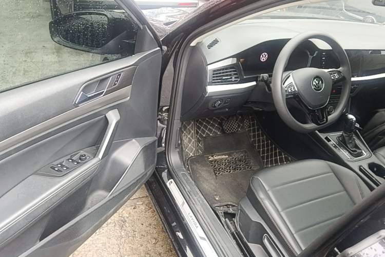 Used Volkswagen Lavida 2022 1.5L Automatic Comfort Edition Driver Seat