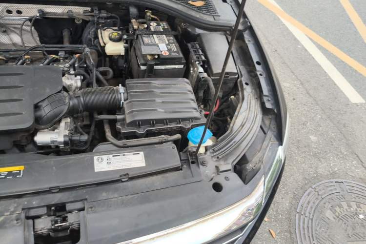 Used Volkswagen Lavida 2022 1.5L Automatic Comfort Edition Engine Bay Left