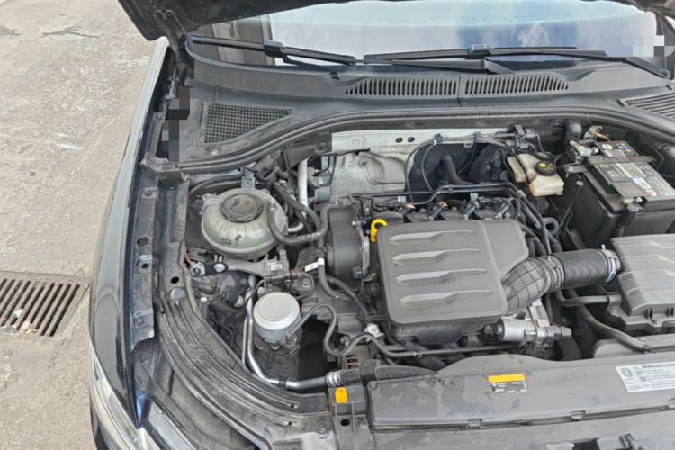 Used Volkswagen Lavida 2022 1.5L Automatic Comfort Edition Engine Bay Right