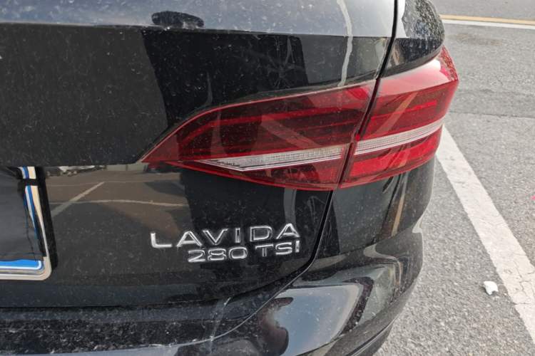 Used Volkswagen Lavida 2022 280TSI DSG Comfort Edition Exterior 3