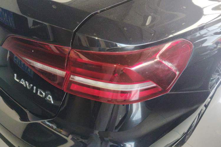 Used Volkswagen Lavida 2022 1.5L Automatic Vision Edition Exterior 3