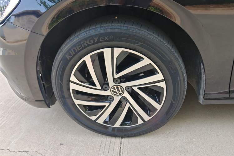 Used Volkswagen Lavida 2022 1.5L Automatic Comfort Edition Exterior 4