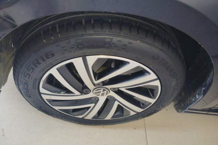 Used Volkswagen Lavida 2022 1.5L Automatic Vision Edition Exterior 4