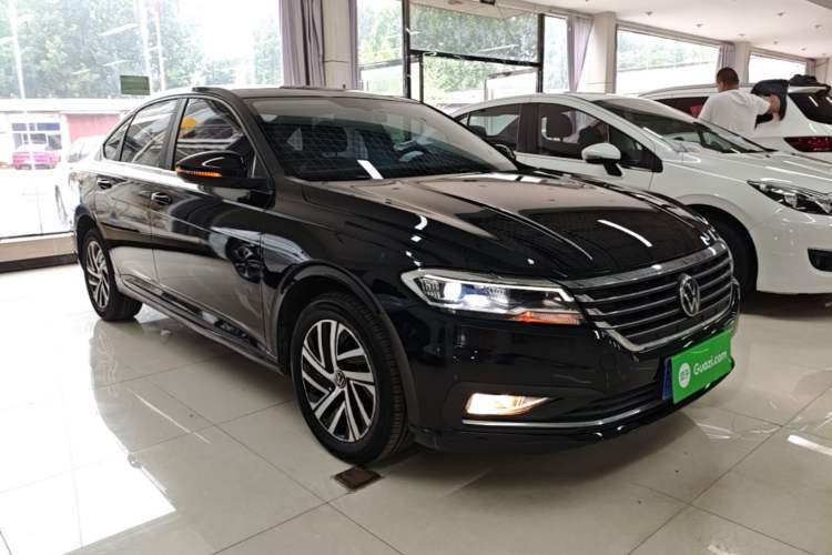 Used Volkswagen Lavida 2022 280TSI DSG Comfort Edition Front Right 45 Deg