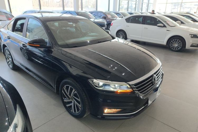 Used Volkswagen Lavida 2022 280TSI DSG Comfort Edition Front Right 45 Deg