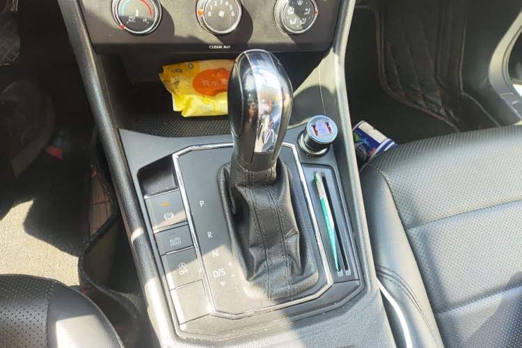 Used Volkswagen Lavida 2022 1.5L Automatic Comfort Edition Gear Lever