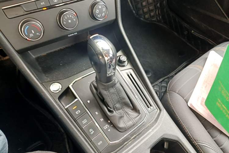 Used Volkswagen Lavida 2022 280TSI DSG Comfort Edition Gear Lever