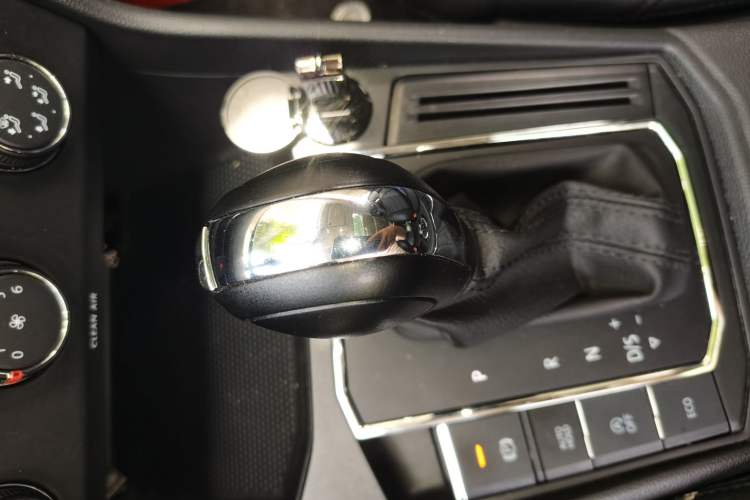 Used Volkswagen Lavida 2022 280TSI DSG Comfort Edition Gear Lever