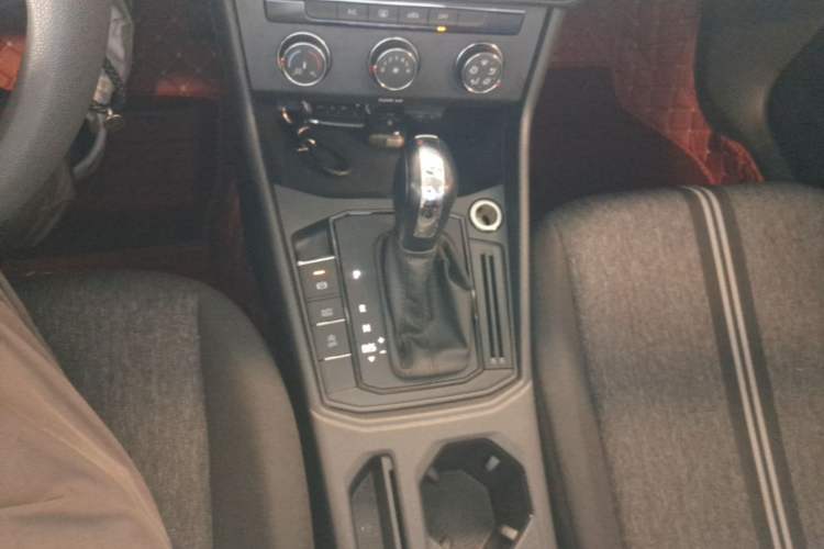 Used Volkswagen Lavida 2022 1.5L Automatic Fashion Edition Gear Lever