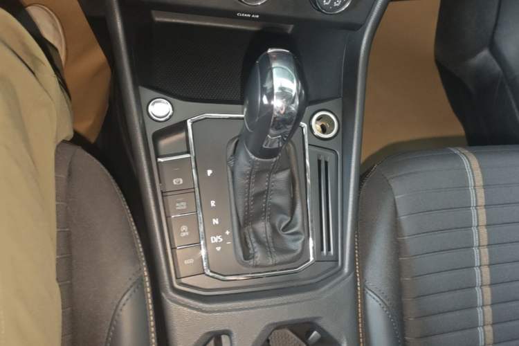 Used Volkswagen Lavida 2022 280TSI DSG Comfort Edition Gear Lever