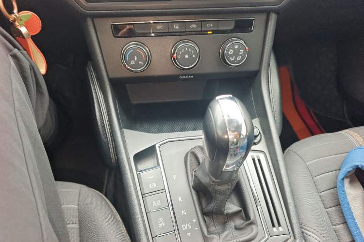 Used Volkswagen Lavida 2022 280TSI DSG Comfort Edition Gear Lever