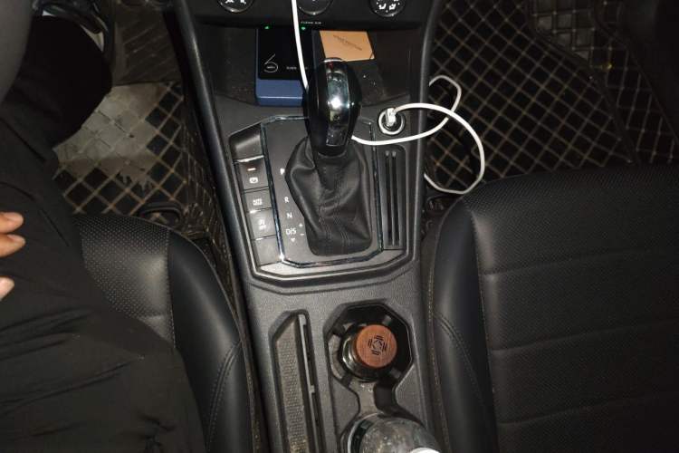 Used Volkswagen Lavida 2022 1.5L Automatic Comfort Edition Gear Lever