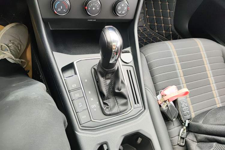 Used Volkswagen Lavida 2022 280TSI DSG Comfort Edition Gear Lever