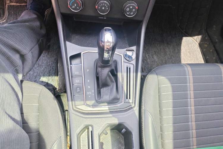 Used Volkswagen Lavida 2022 280TSI DSG Comfort Edition Gear Lever