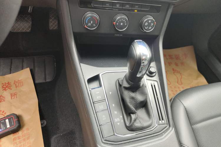 Used Volkswagen Lavida 2022 1.5L Automatic Comfort Edition Gear Lever