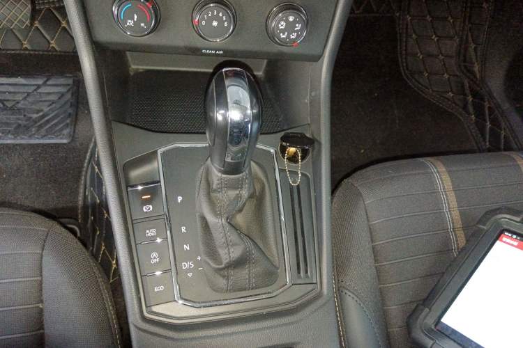 Used Volkswagen Lavida 2022 280TSI DSG Comfort Edition Gear Lever