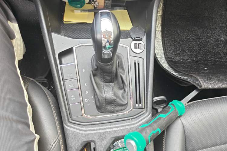Used Volkswagen Lavida 2022 1.5L Automatic Comfort Edition Gear Lever