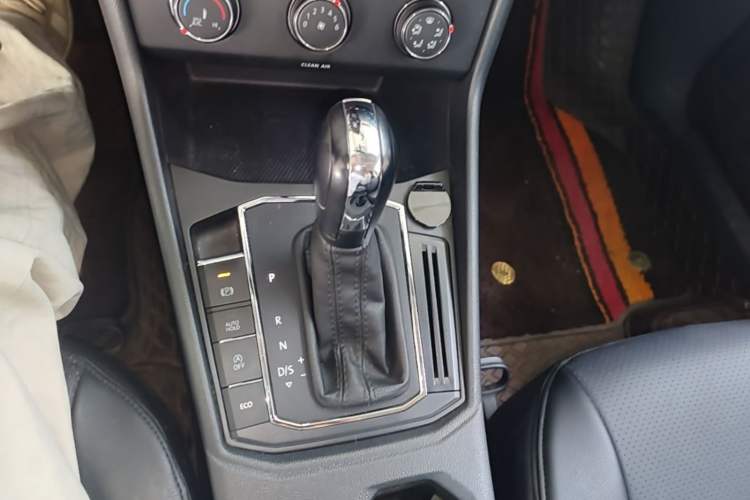 Used Volkswagen Lavida 2022 280TSI DSG Comfort Edition Gear Lever