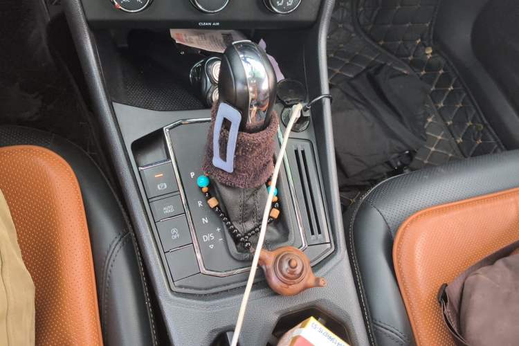 Used Volkswagen Lavida 2022 1.5L Automatic Comfort Edition Gear Lever