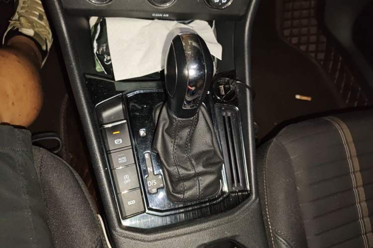 Used Volkswagen Lavida 2022 280TSI DSG Comfort Edition Gear Lever