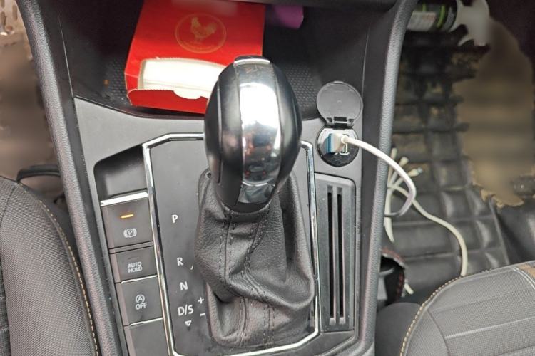 Used Volkswagen Lavida 2022 1.5L Automatic Vision Edition Gear Lever