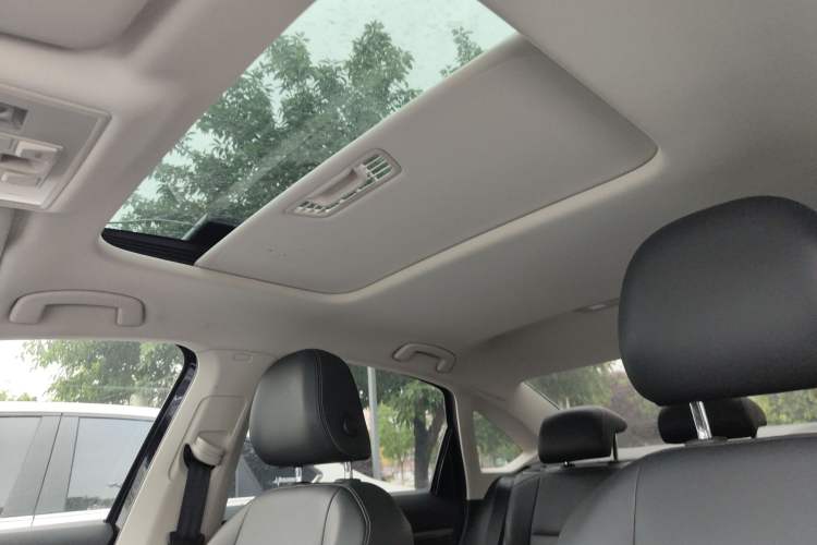 Used Volkswagen Lavida 2022 1.5L Automatic Comfort Edition Headliner