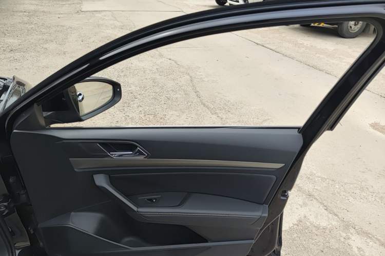 Used Volkswagen Lavida 2022 280TSI DSG Comfort Edition Interior 2