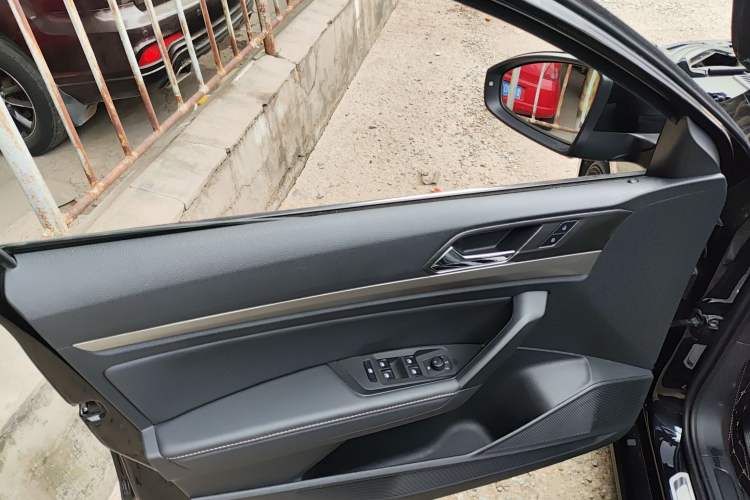 Used Volkswagen Lavida 2022 280TSI DSG Comfort Edition Interior 4