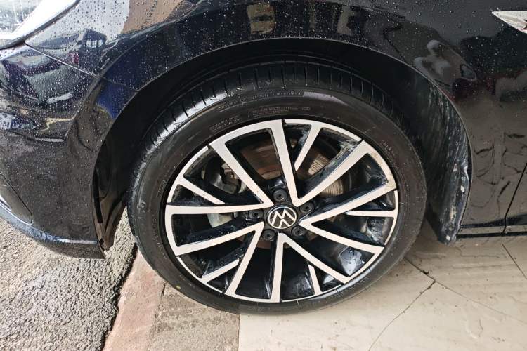 Used Volkswagen Lavida 2022 280TSI DSG Luxury Edition Left Front Wheel Hub