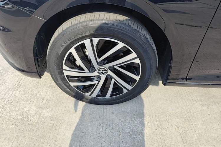 Used Volkswagen Lavida 2022 280TSI DSG Comfort Edition Left Front Wheel Hub