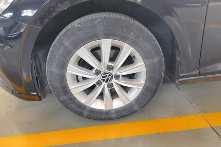 Used Volkswagen Lavida 2022 1.5L Automatic Fashion Edition Left Front Wheel Hub