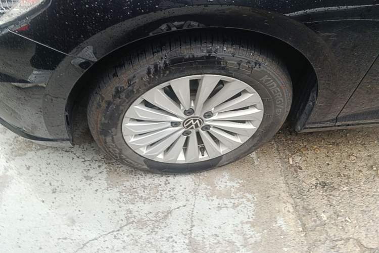 Used Volkswagen Lavida 2022 1.5L Automatic Comfort Edition Left Front Wheel Hub